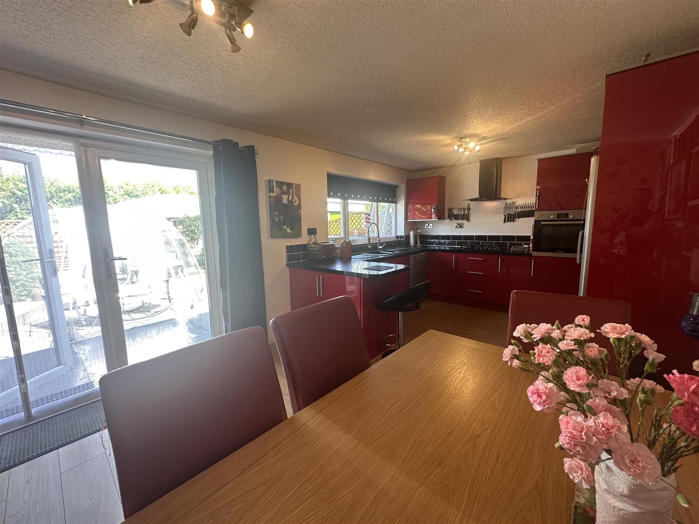 Fleetwood Drive, Banks